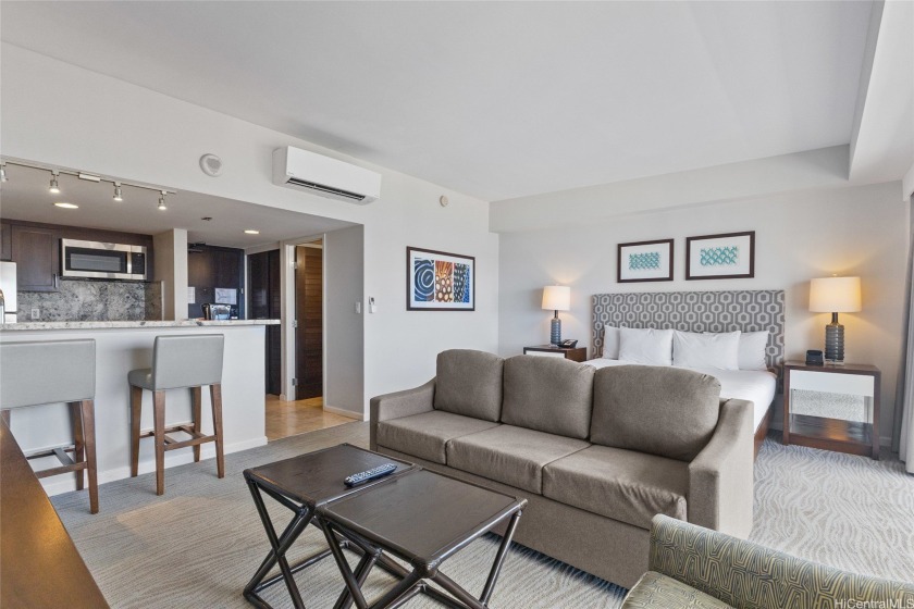 Soar above it all from this premier 25th-floor hotel-pool - Beach Condo for sale in Honolulu, Hawaii on Beachhouse.com