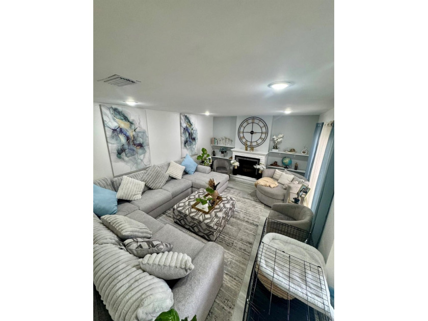 Completely Remodeled, beautiful and well-maintained 3-bedroom, 2 - Beach Townhome/Townhouse for sale in West Palm Beach, Florida on Beachhouse.com