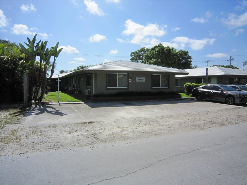 Legal 5 units building now operated as 6unit residential income - Beach Home for sale in Fort Lauderdale, Florida on Beachhouse.com