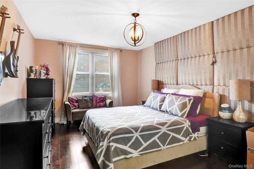 Beautifully renovated Junior 4 apartment in a well maintained - Beach Home for sale in Bronx, New York on Beachhouse.com