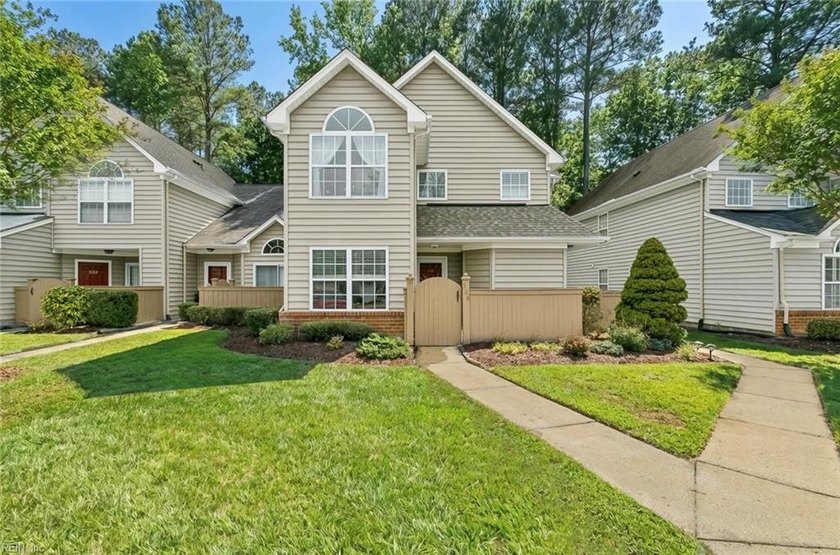 Lovely updated condo in Fairway Villas! Recent renovations - Beach Condo for sale in Williamsburg, Virginia on Beachhouse.com