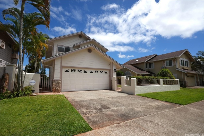 Rarely available Single-Family home in Highland View Estates at - Beach Home for sale in Waipahu, Hawaii on Beachhouse.com