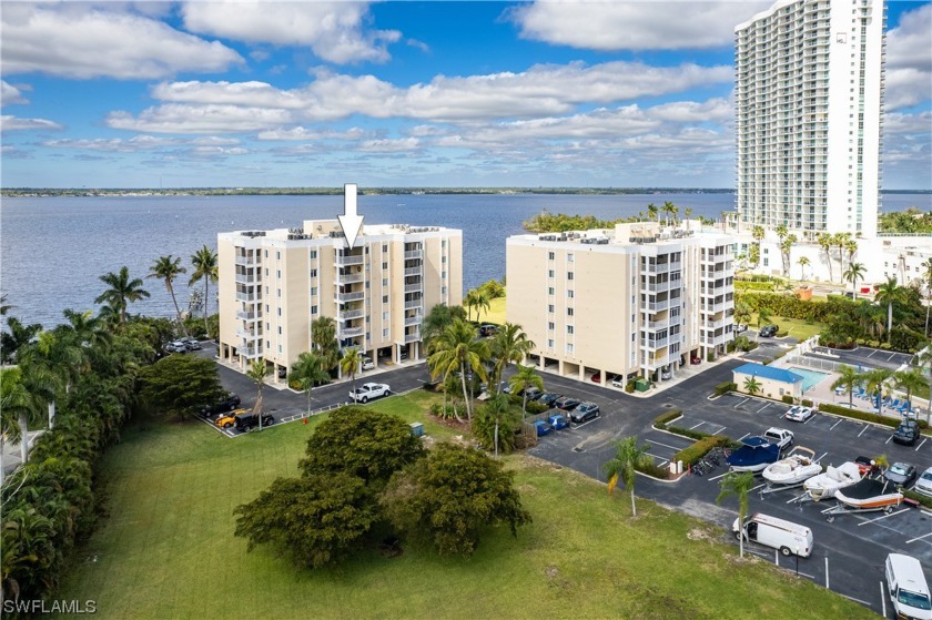 1 Bedroom  1-bathroom Gated Community! Open floor unit with - Beach Condo for sale in Fort Myers, Florida on Beachhouse.com