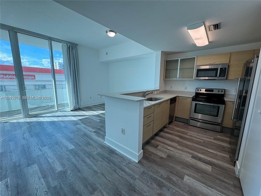 Modern and spacious 1-bedroom / 1-bath residence located in the - Beach Condo for sale in Miami, Florida on Beachhouse.com