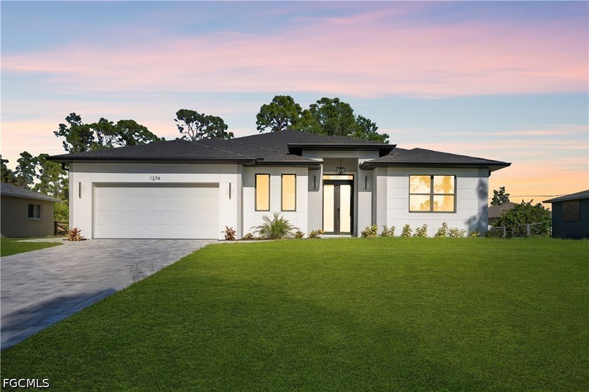 Beautiful new construction home with NO HOA restrictions - Beach Home for sale in North Port, Florida on Beachhouse.com