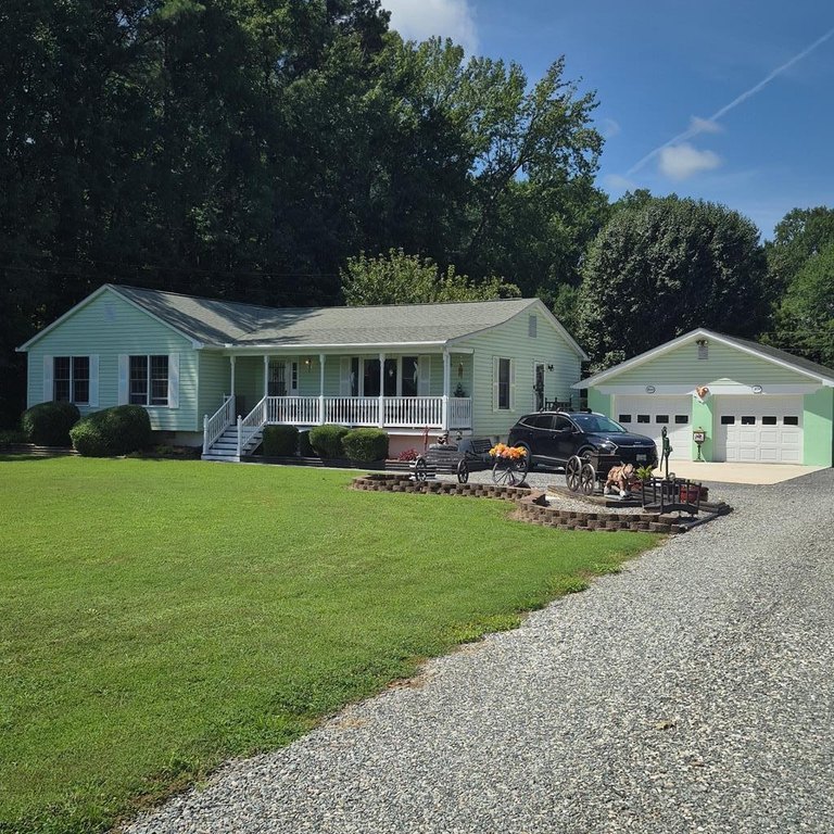 10/30/25.....This well maintained property was under contract - Beach Home for sale in Hague, Virginia on Beachhouse.com