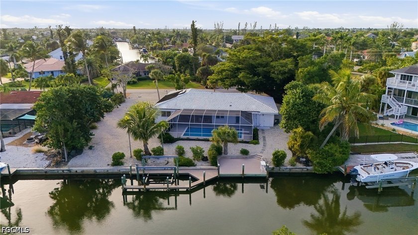 Stunning, fully renovated Gulf-access pool home! Nearly every - Beach Home for sale in Sanibel, Florida on Beachhouse.com