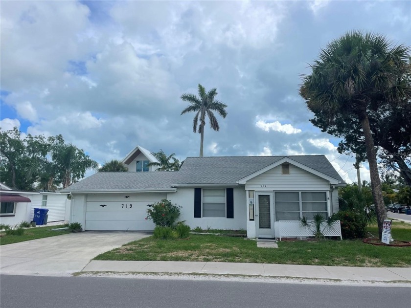 Welcome to 719 N Bay Blvd, your gateway into old florida & your - Beach Home for sale in Anna Maria, Florida on Beachhouse.com