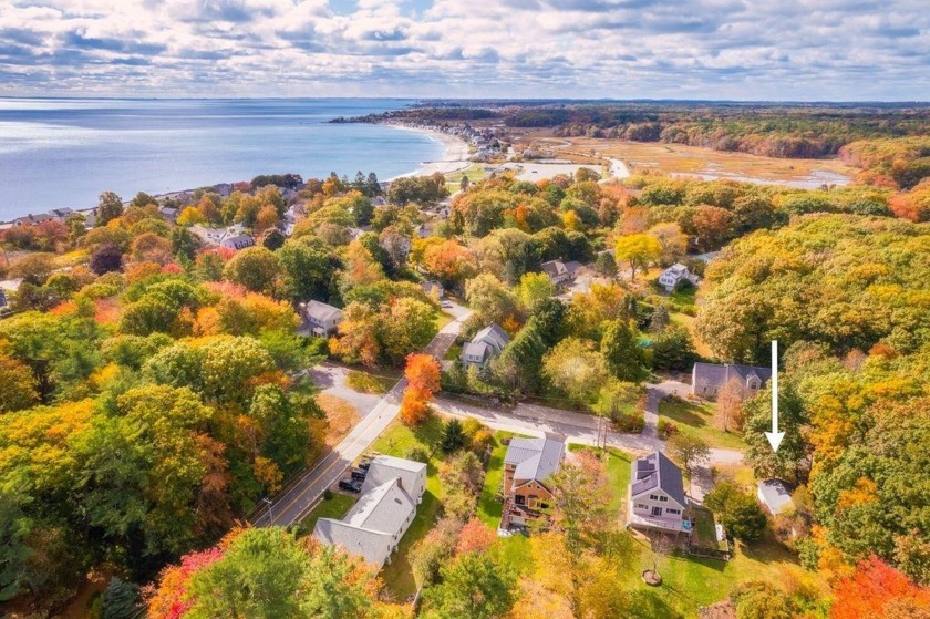 *Swains Cottage*. Just off Parsons Rd and two minutes to Ocean - Beach Home for sale in Rye, New Hampshire on Beachhouse.com