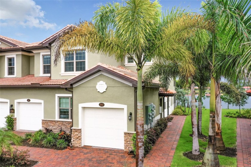 Compelling and Cozy Lake front Condo in Toscana Isles!
 - Beach Condo for sale in Venice, Florida on Beachhouse.com