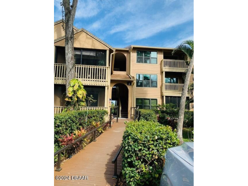 This beautiful studio apartment is in a privileged area near - Beach Condo for sale in Daytona Beach, Florida on Beachhouse.com