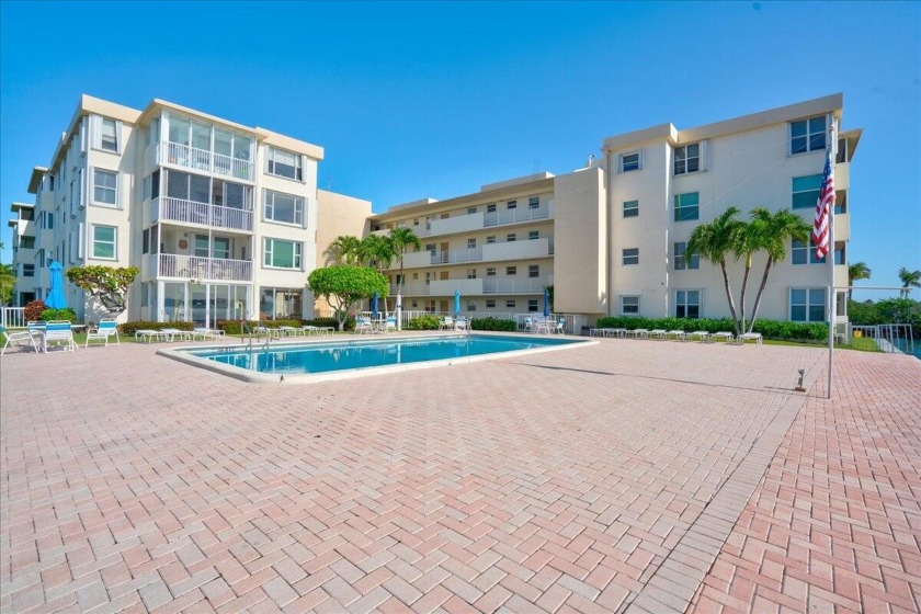 Beautifully kept 55+ community located on the intracoastal in - Beach Condo for sale in Boynton Beach, Florida on Beachhouse.com