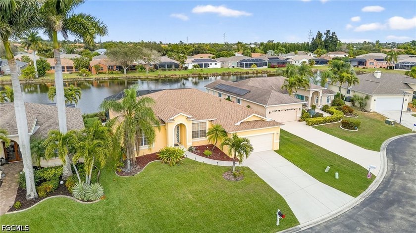 PERFECT HOME FOR FULL-TIME or PART-TIME RESIDENTS. AFTER THE - Beach Home for sale in Fort Myers, Florida on Beachhouse.com