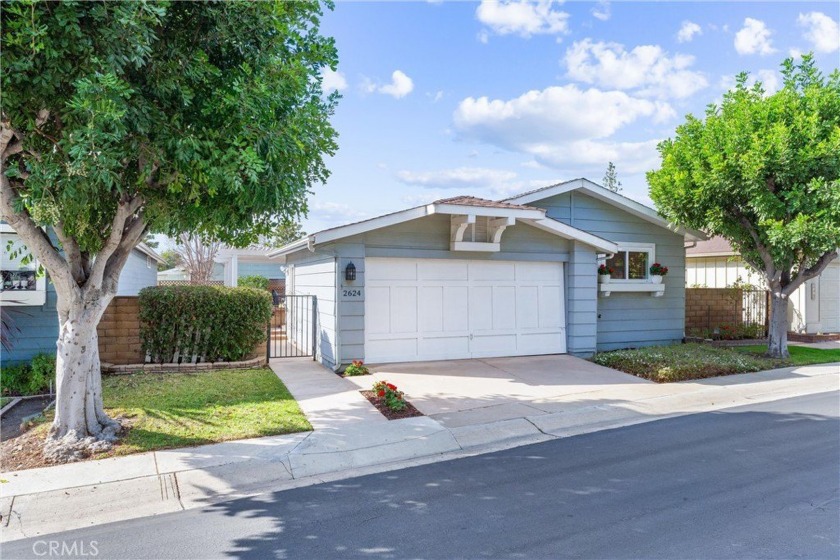 Charming, manufactured home in the Senior community of Lake Park - Beach Home for sale in Santa Ana, California on Beachhouse.com