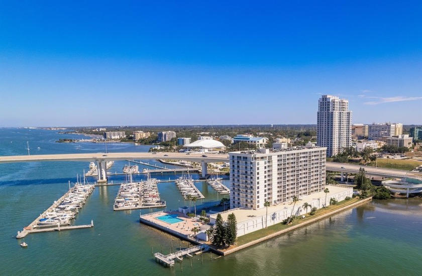 Move-in Ready!  Enjoy the Florida lifestyle in this luxury - Beach Condo for sale in Clearwater, Florida on Beachhouse.com