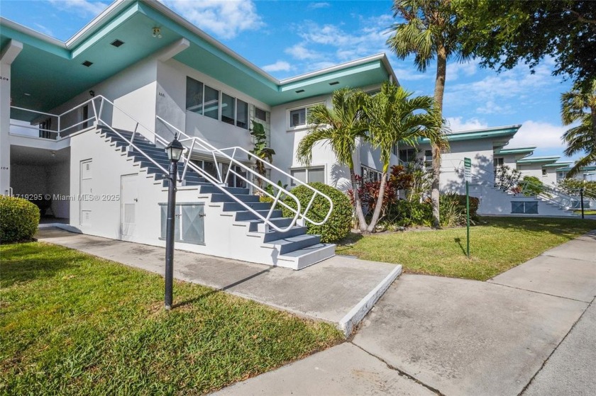 Boutique and highly desired community in one of the best areas - Beach Other for sale in Fort Lauderdale, Florida on Beachhouse.com