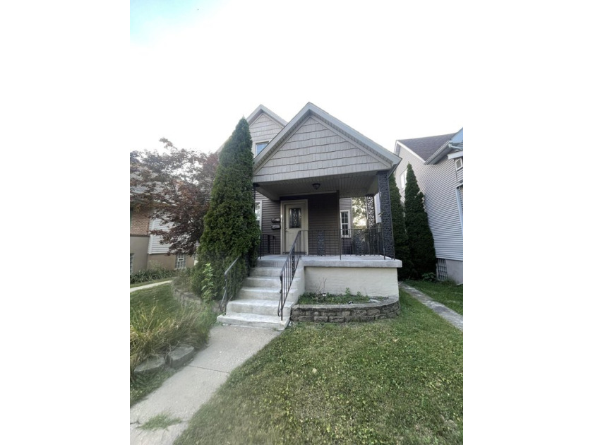 Currently being market as residential but has the ability to be - Beach Home for sale in Whiting, Indiana on Beachhouse.com