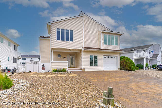 This home is a perfect beach house paradise. Located in the - Beach Home for sale in Manahawkin, New Jersey on Beachhouse.com