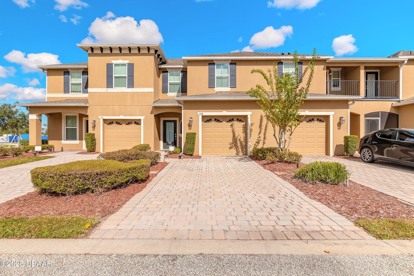 Immaculate Former Builder's Model! Welcome to 108 Wentworth, the - Beach Townhome/Townhouse for sale in Daytona Beach, Florida on Beachhouse.com