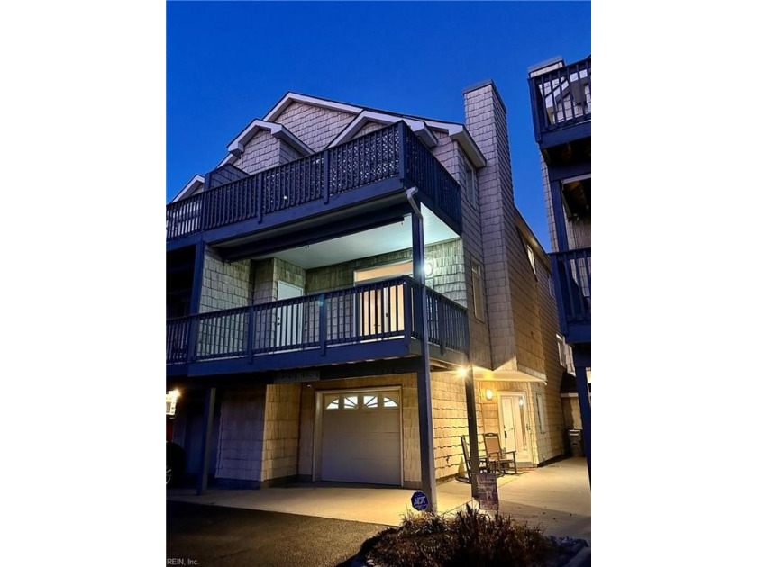 3 bedroom / 3 1/2 bath luxury Virginia Beach condo with private - Beach Condo for sale in Virginia Beach, Virginia on Beachhouse.com