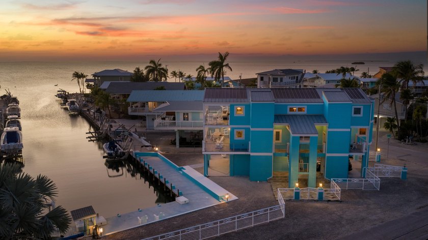 Beautifully crafted waterfront home with bay views in desirable - Beach Home for sale in Key Largo, Florida on Beachhouse.com
