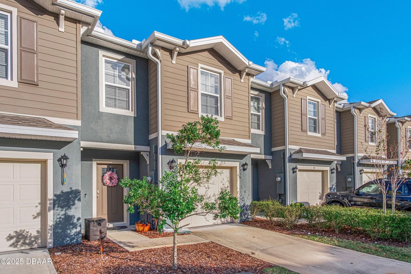 BEAUTIFUL TOWNHOSE IN A QUIET PRIVATE NEIGHBORHOOD BUILT IN 2022 - Beach Townhome/Townhouse for sale in Port Orange, Florida on Beachhouse.com