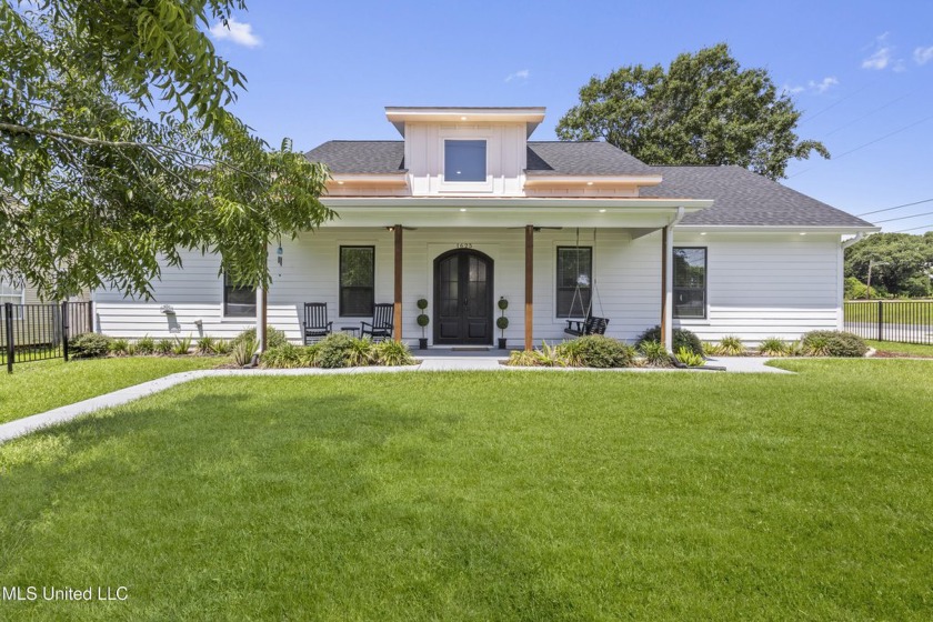 Stunning Luxury Beach Home - Steps from the Sand! This fabulous - Beach Home for sale in Gulfport, Mississippi on Beachhouse.com