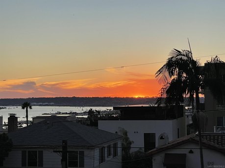 Sit down views in a rarely available large, west facing, 3 - Beach Home for sale in San Diego, California on Beachhouse.com