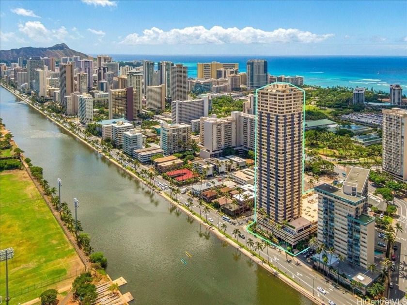 LEGAL SHORT TERM / DAILY VACATION RENTALS ALLOWED! This great - Beach Condo for sale in Honolulu, Hawaii on Beachhouse.com