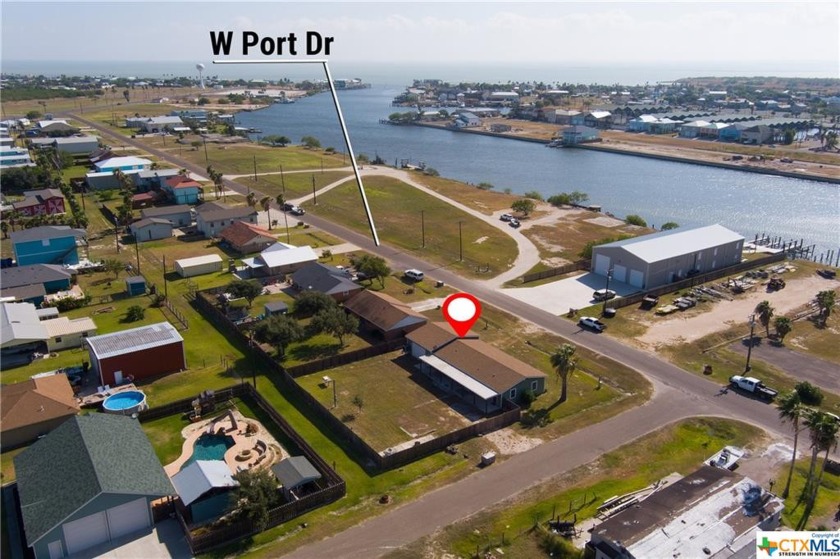 This piece of paradise has 3 bedrooms and 2 bathrooms and is - Beach Home for sale in Port Mansfield, Texas on Beachhouse.com