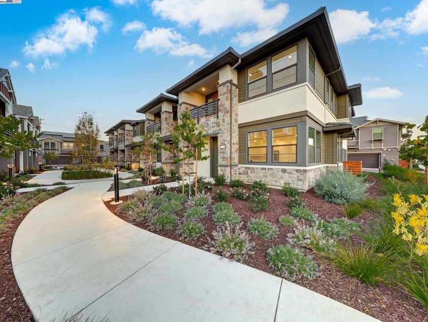 Welcome to this beautiful brand-new home featuring 4 spacious - Beach Townhome/Townhouse for sale in Fremont, California on Beachhouse.com