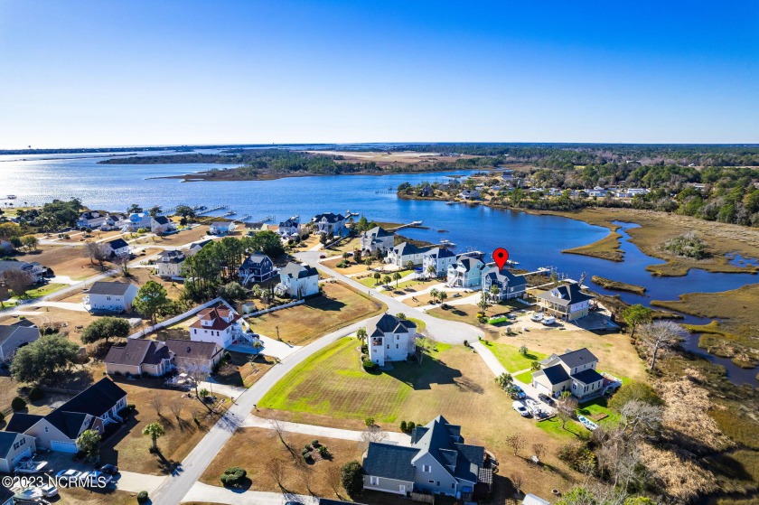 Waterfront home in Cedar Key  -- enjoy access by boat to Bogue - Beach Home for sale in Newport, North Carolina on Beachhouse.com