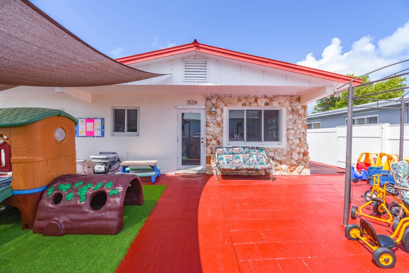 Welcome to your dream home in Midtown Key West! This 4-bedroom - Beach Home for sale in Key West, Florida on Beachhouse.com