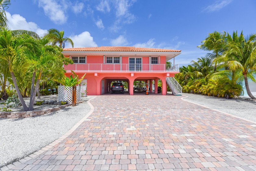 Welcome to your slice of island paradise in Pine Channel Estates - Beach Home for sale in Big Pine Key, Florida on Beachhouse.com