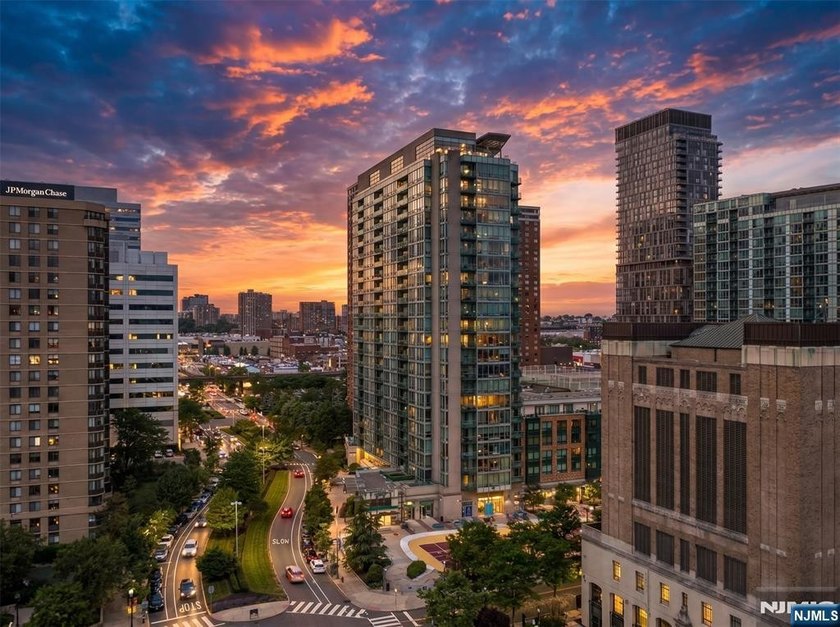 Welcome to the Shore, A breathtaking 23rd-FL condo offering - Beach Condo for sale in Jersey City, New Jersey on Beachhouse.com