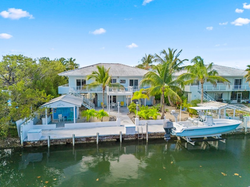 A polished coastal retreat in one of Key Largo's most connected - Beach Home for sale in Key Largo, Florida on Beachhouse.com