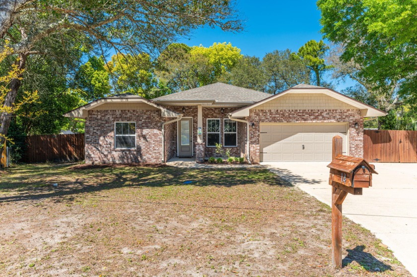 Welcome home! This 4 bedroom, 3 bathroom home is sure to - Beach Home for sale in Fort Walton Beach, Florida on Beachhouse.com