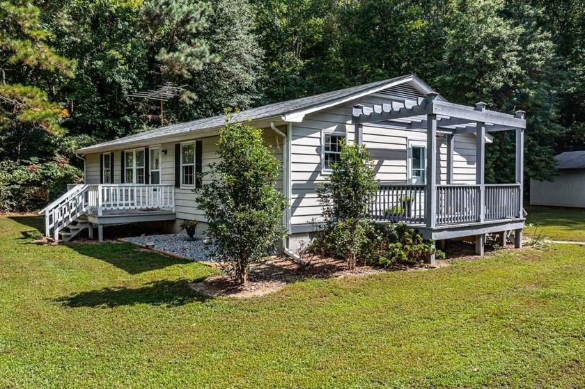 Welcome to this charming 3-bedroom, 2-bath home located next to - Beach Home for sale in Hartfield, Virginia on Beachhouse.com