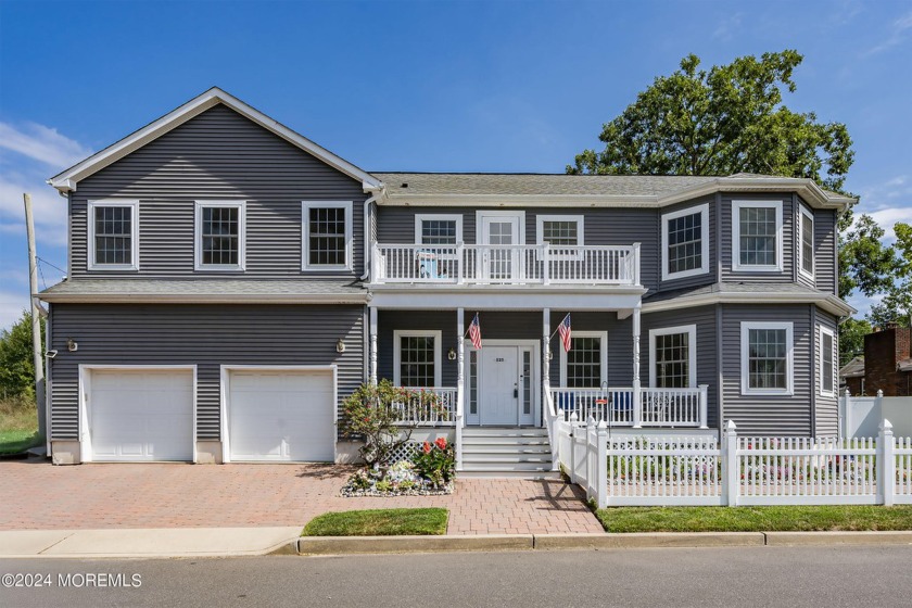 Welcome to this beautiful, inviting colonial with well-manicured - Beach Home for sale in Toms River, New Jersey on Beachhouse.com