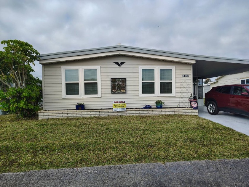Welcome to 232 Spanish Lakes Drive! This very large home has - Beach Home for sale in Nokomis, Florida on Beachhouse.com