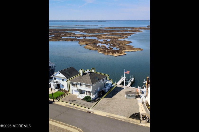 This is what you are waiting for .. a custom bayfront home with - Beach Home for sale in Lavallette, New Jersey on Beachhouse.com