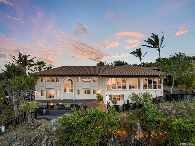 Na Pali, Haweo, Hawaiian for *the Cliffs of Distinction,* is - Beach Home for sale in Honolulu, Hawaii on Beachhouse.com