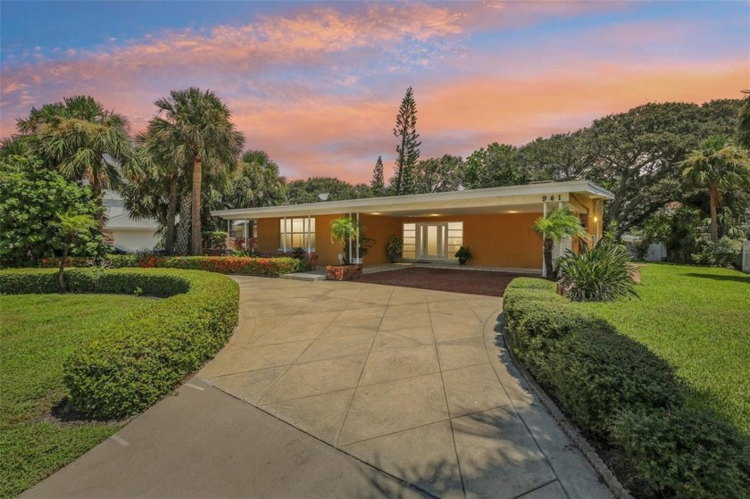 One or more photo(s) has been virtually staged. DIRECT VIEWS of - Beach Home for sale in Belleair Beach, Florida on Beachhouse.com