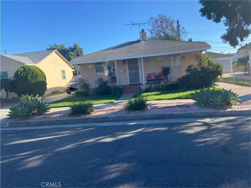 Welcome to this charming  3-bedroom, 2-bathroom single-family - Beach Home for sale in Long Beach, California on Beachhouse.com