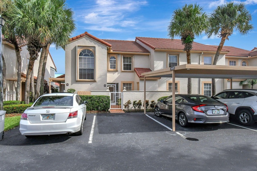 THIS FIRST FLOOR CONDO HAS A BEAUTIFUL VAST LAKE VIEW AND A - Beach Condo for sale in Delray Beach, Florida on Beachhouse.com