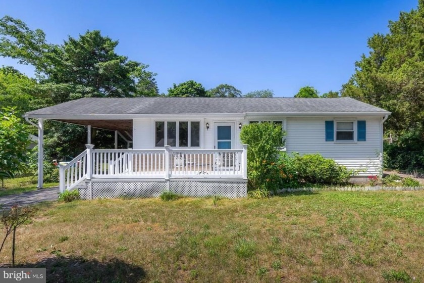 Views, Value, and Location! Take a stroll  down E Chanese Lane - Beach Home for sale in Absecon, New Jersey on Beachhouse.com