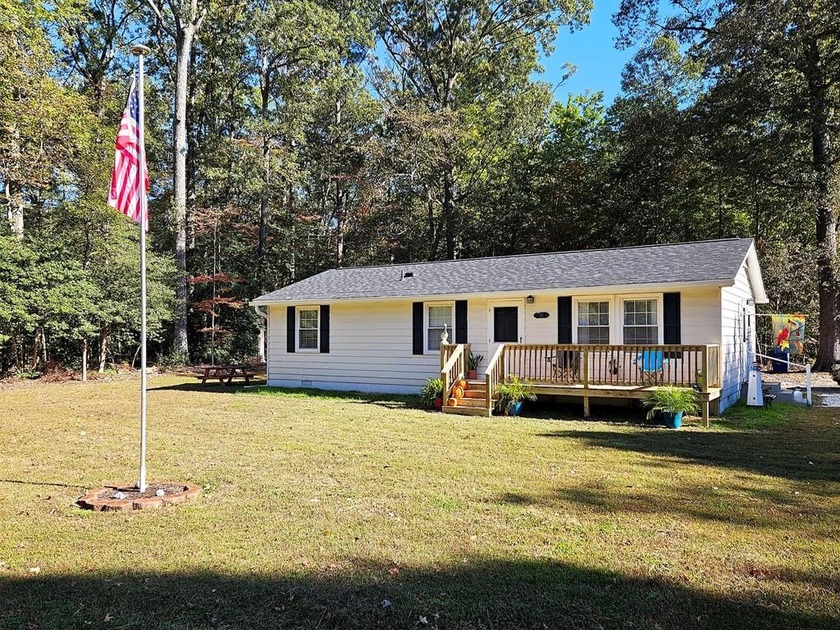 Make yourself at home in this lovingly maintained 3-bedroom, 1 - Beach Home for sale in Reedville, Virginia on Beachhouse.com