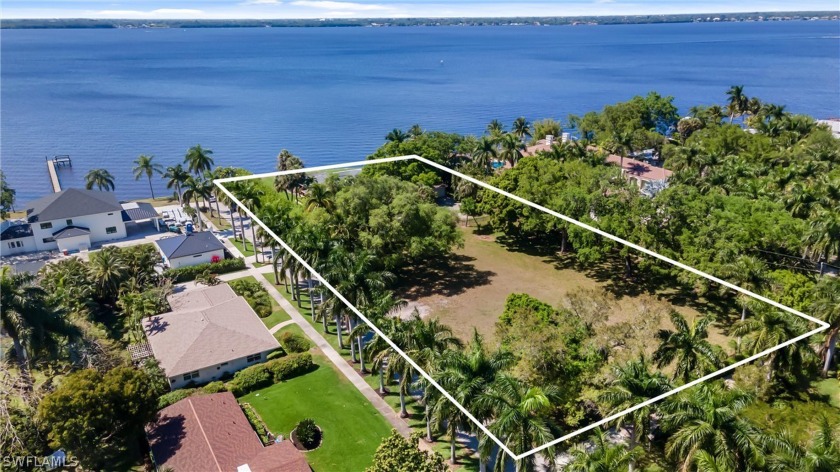 A rare gem! The combined parcels give you 1.3 acres to build - Beach Lot for sale in Fort Myers, Florida on Beachhouse.com