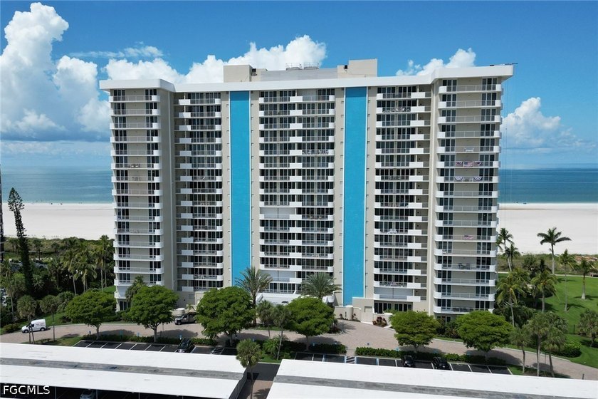 Experience a slice of paradise in this gorgeous, cozy beachfront - Beach Condo for sale in Marco Island, Florida on Beachhouse.com