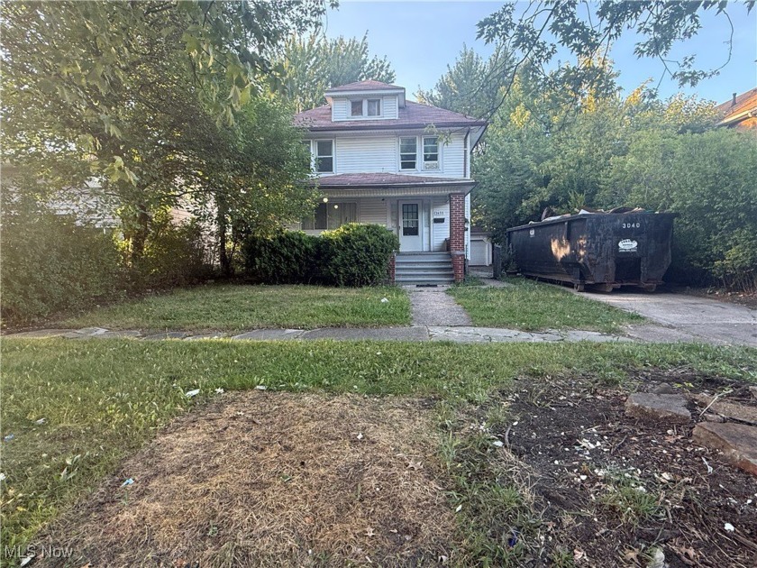 This spacious and well-maintained classic 4-bedroom colonial - Beach Home for sale in Lorain, Ohio on Beachhouse.com